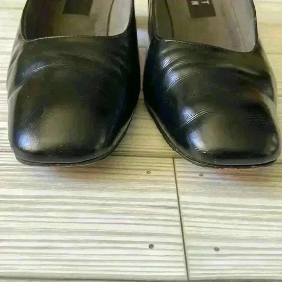 Vintage Stuart Weitzman shoes - Picture 2 of 9